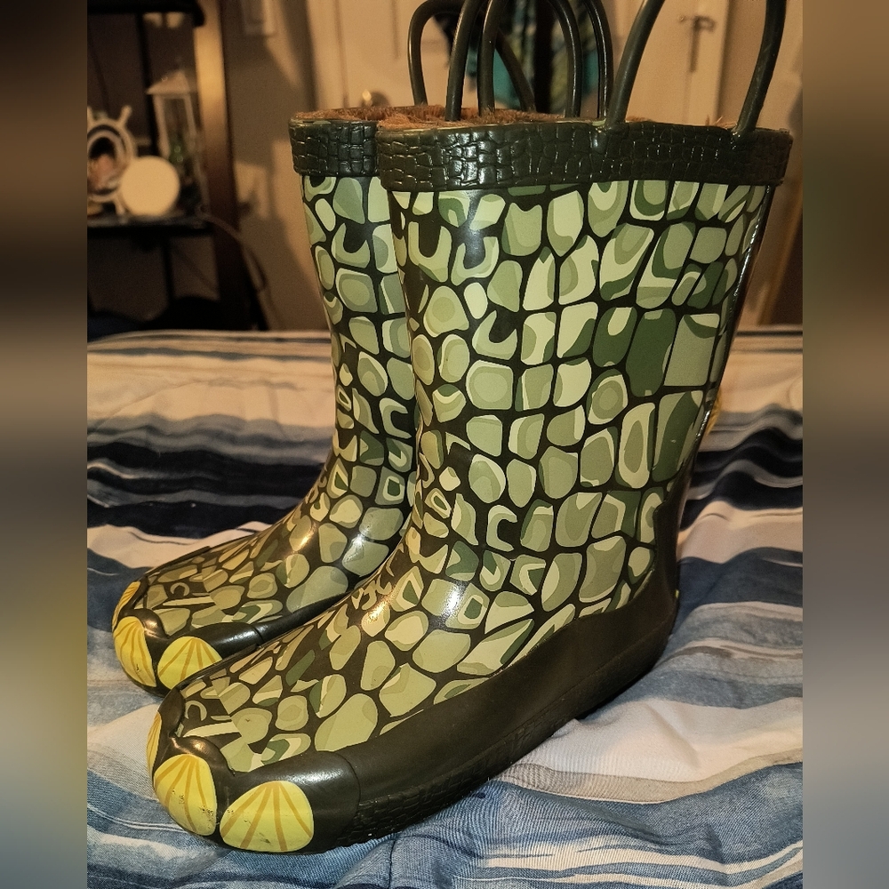 Cute boys rain boots size 11/12